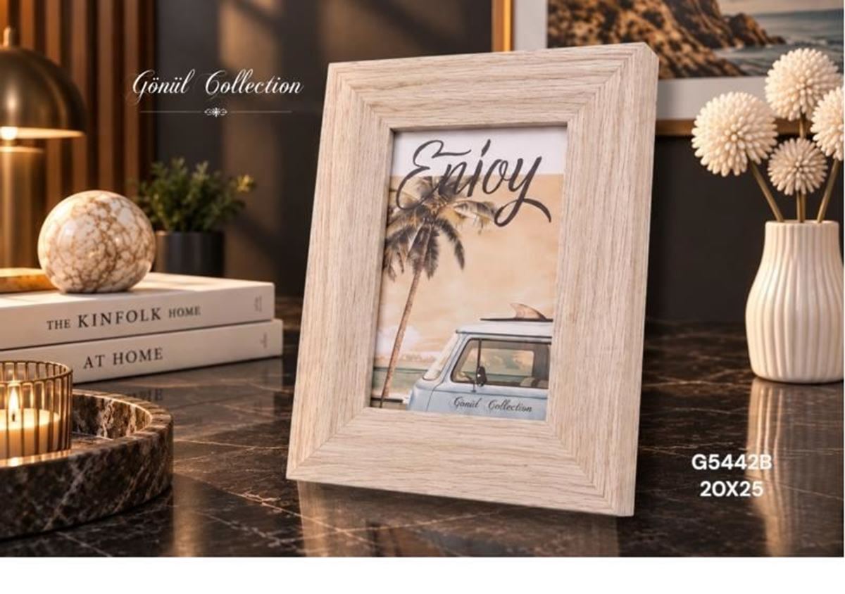 Ahşap Resim Çerçevesi Beyaz 20x25cm K:24 resmi